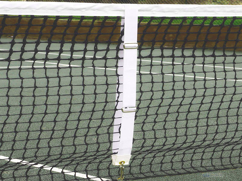 Adjusterband met metalen schuifgespen om je tennisnet op de juiste hoogte te brengen, koop je hier bij de Sportnettenshop.